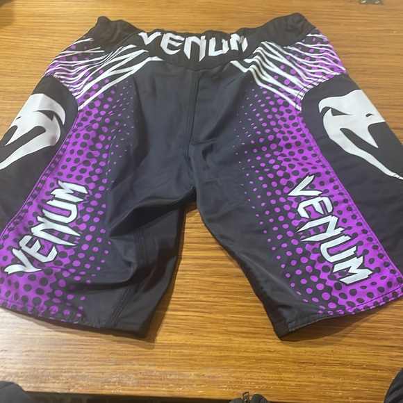 Venom men’s pro MMA fight shorts XL - Picture 3 of 4
